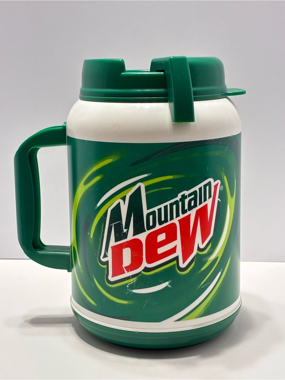 Mountain Dew 64 oz Whirley MM-64 Insulated Drinking Travel Mug w/Lid Vintage